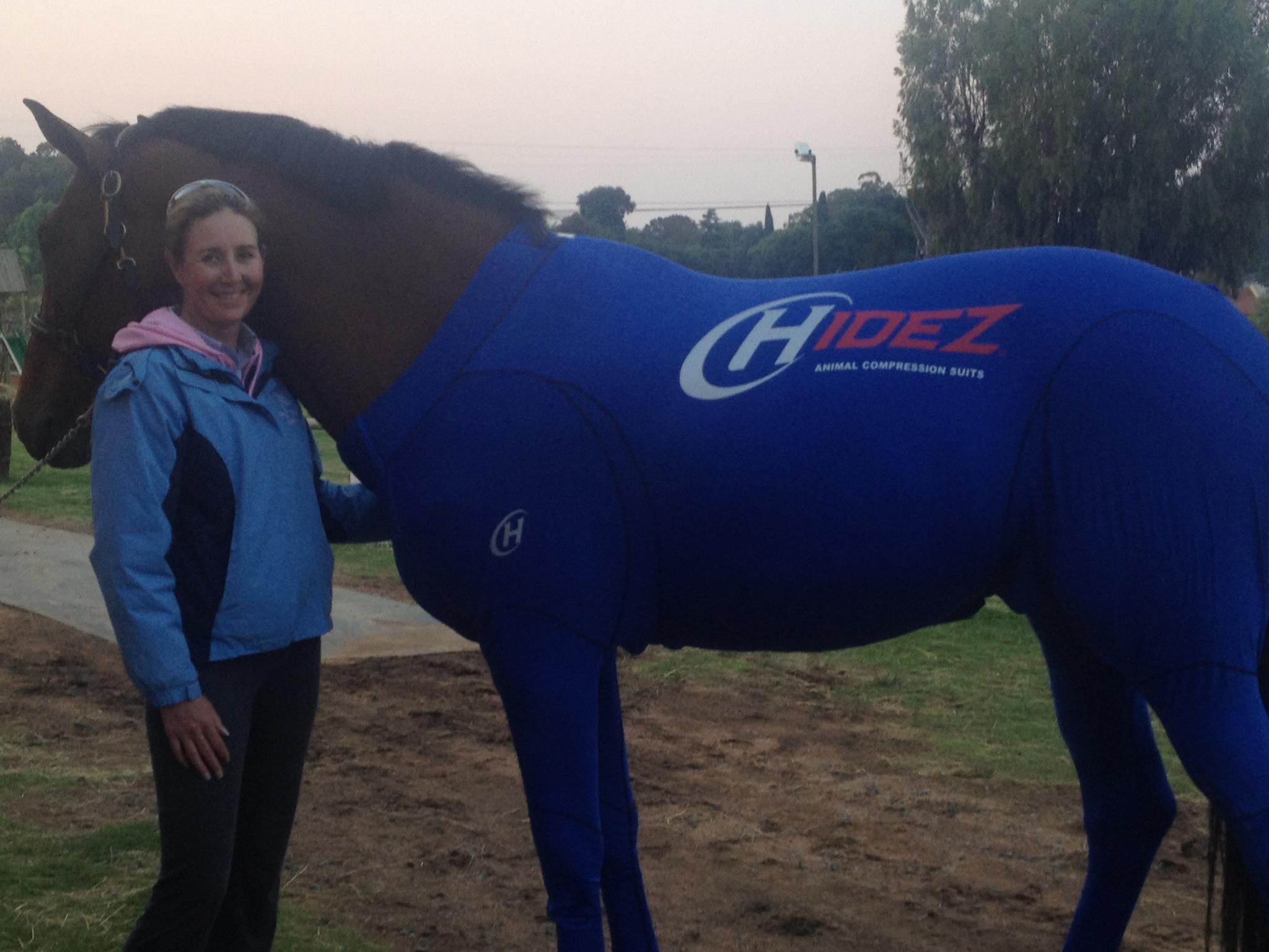 Con rocking his new Hidez compression & recovery suit.